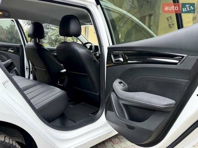 Белый МГ 5 EV, объемом двигателя 0 л и пробегом 23 тыс. км за 17800 $, фото 48 на Automoto.ua