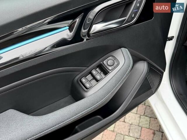 Белый МГ 5 EV, объемом двигателя 0 л и пробегом 23 тыс. км за 17800 $, фото 25 на Automoto.ua