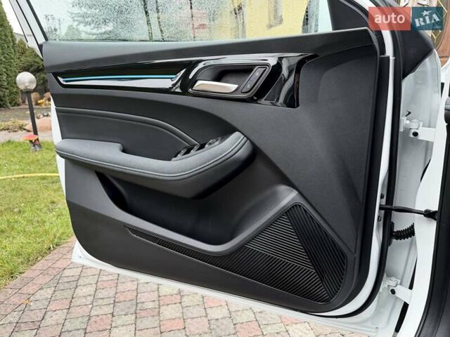 Белый МГ 5 EV, объемом двигателя 0 л и пробегом 23 тыс. км за 17800 $, фото 23 на Automoto.ua