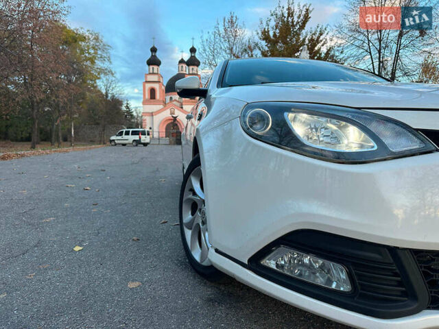 Білий МГ 6, об'ємом двигуна 1.8 л та пробігом 137 тис. км за 6490 $, фото 13 на Automoto.ua