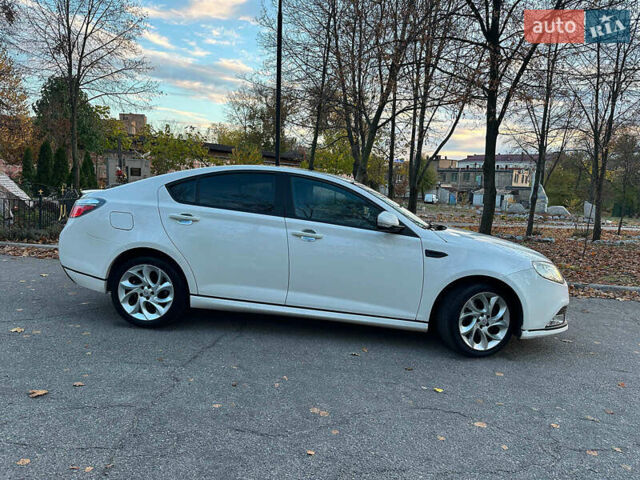 Білий МГ 6, об'ємом двигуна 1.8 л та пробігом 137 тис. км за 6490 $, фото 4 на Automoto.ua