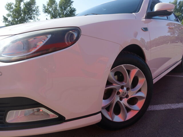 Белый МГ 6, объемом двигателя 1.8 л и пробегом 50 тыс. км за 9500 $, фото 12 на Automoto.ua