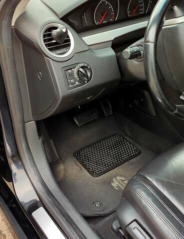 Чорний МГ 6, об'ємом двигуна 1.8 л та пробігом 155 тис. км за 6500 $, фото 13 на Automoto.ua