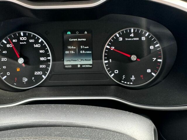 Красный МГ ЗС, объемом двигателя 1.5 л и пробегом 44 тыс. км за 15900 $, фото 3 на Automoto.ua