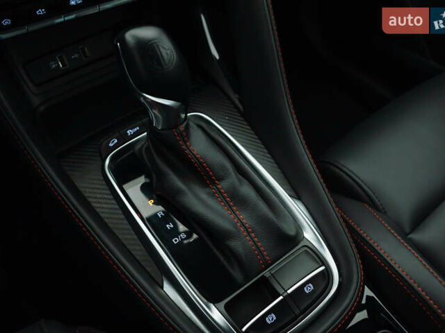 Красный МГ ЗС, объемом двигателя 1.5 л и пробегом 13 тыс. км за 16872 $, фото 9 на Automoto.ua