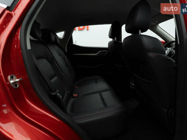 Красный МГ ЗС, объемом двигателя 1.5 л и пробегом 13 тыс. км за 16872 $, фото 3 на Automoto.ua