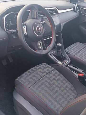 Сірий МГ ЗС, об'ємом двигуна 1.5 л та пробігом 30 тис. км за 15000 $, фото 2 на Automoto.ua