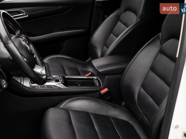 Белый МГ HS, объемом двигателя 1.49 л и пробегом 41 тыс. км за 17360 $, фото 4 на Automoto.ua