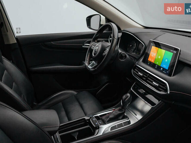 Белый МГ HS, объемом двигателя 1.49 л и пробегом 37 тыс. км за 17909 $, фото 6 на Automoto.ua