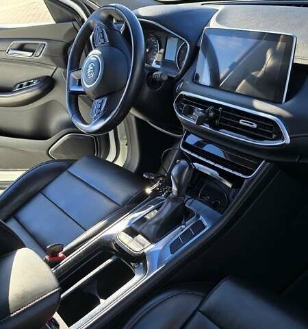 Белый МГ HS, объемом двигателя 1.5 л и пробегом 83 тыс. км за 20000 $, фото 16 на Automoto.ua