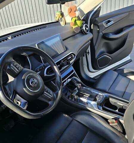 Белый МГ HS, объемом двигателя 1.5 л и пробегом 83 тыс. км за 20000 $, фото 19 на Automoto.ua