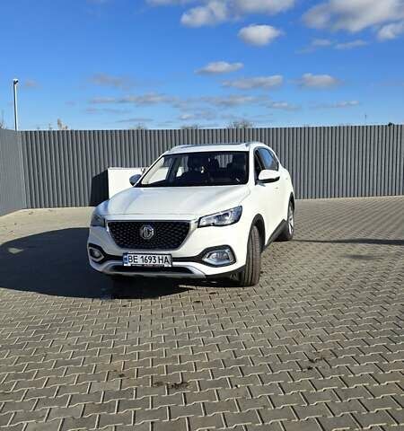 Белый МГ HS, объемом двигателя 1.5 л и пробегом 83 тыс. км за 20000 $, фото 3 на Automoto.ua