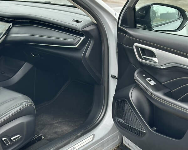 Серый МГ Marvel R, объемом двигателя 0 л и пробегом 106 тыс. км за 20500 $, фото 7 на Automoto.ua