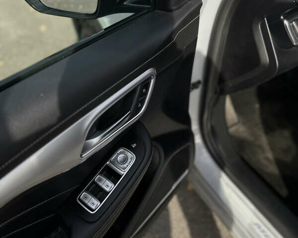 Серый МГ Marvel R, объемом двигателя 0 л и пробегом 103 тыс. км за 20500 $, фото 10 на Automoto.ua