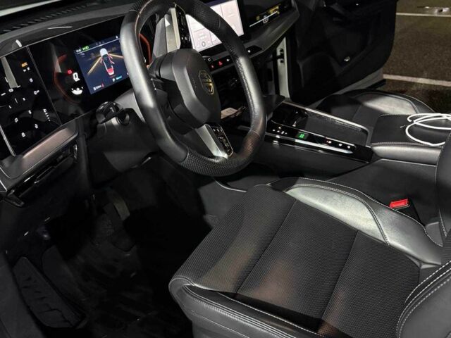 Белый МГ One, объемом двигателя 1.5 л и пробегом 30 тыс. км за 19000 $, фото 5 на Automoto.ua