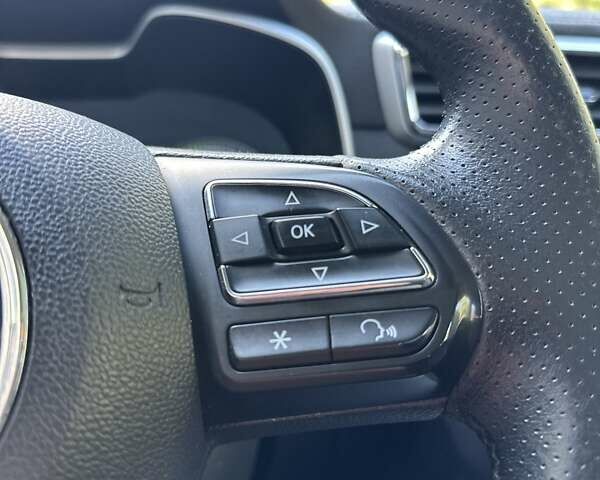 Белый МГ ZS EV, объемом двигателя 0 л и пробегом 156 тыс. км за 13599 $, фото 40 на Automoto.ua