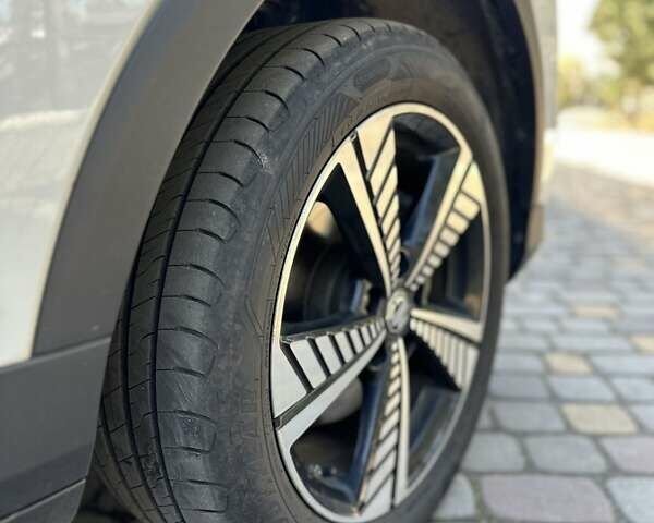 Белый МГ ZS EV, объемом двигателя 0 л и пробегом 156 тыс. км за 13599 $, фото 36 на Automoto.ua