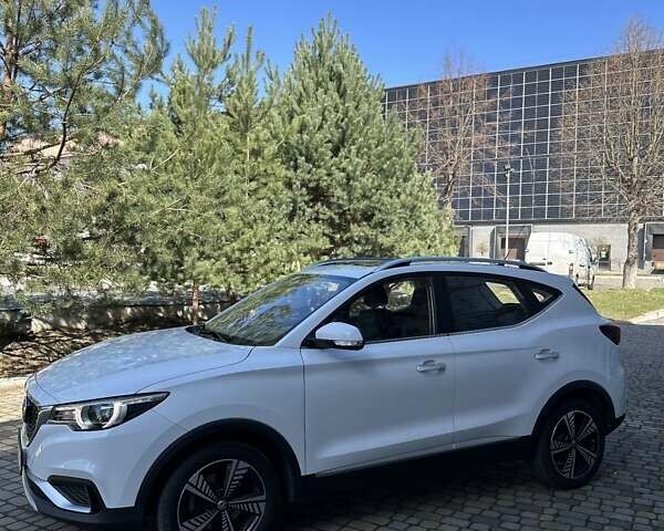 Белый МГ ZS EV, объемом двигателя 0 л и пробегом 156 тыс. км за 13599 $, фото 10 на Automoto.ua