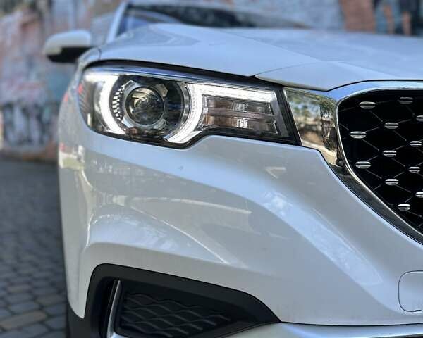 Белый МГ ZS EV, объемом двигателя 0 л и пробегом 156 тыс. км за 13599 $, фото 14 на Automoto.ua