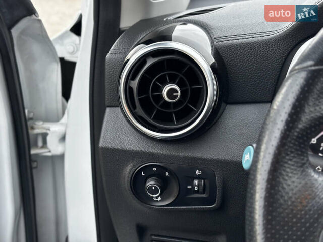 Белый МГ ZS EV, объемом двигателя 0 л и пробегом 36 тыс. км за 14450 $, фото 33 на Automoto.ua