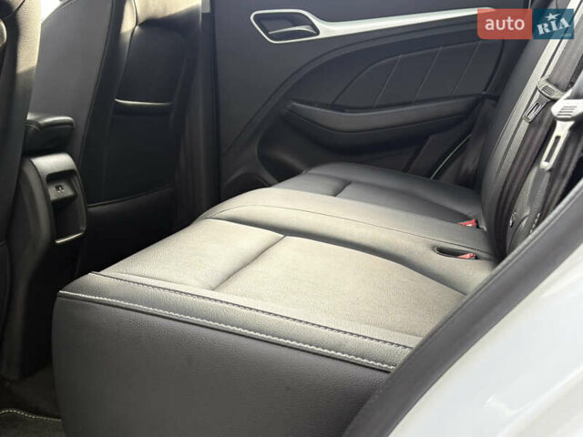 Белый МГ ZS EV, объемом двигателя 0 л и пробегом 52 тыс. км за 13650 $, фото 57 на Automoto.ua