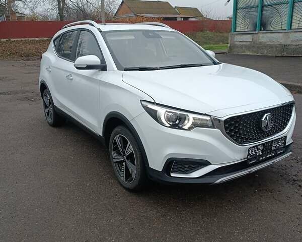 Белый МГ ZS EV, объемом двигателя 0 л и пробегом 31 тыс. км за 13900 $, фото 2 на Automoto.ua