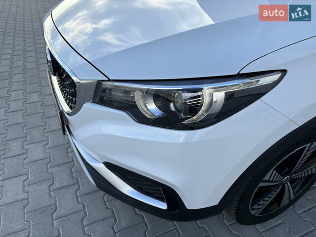 Белый МГ ZS EV, объемом двигателя 0 л и пробегом 52 тыс. км за 13650 $, фото 30 на Automoto.ua