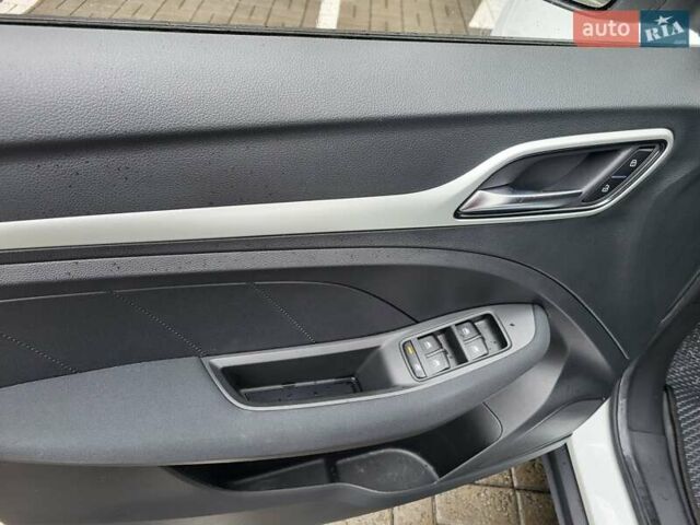 Белый МГ ZS EV, объемом двигателя 0 л и пробегом 140 тыс. км за 12700 $, фото 3 на Automoto.ua