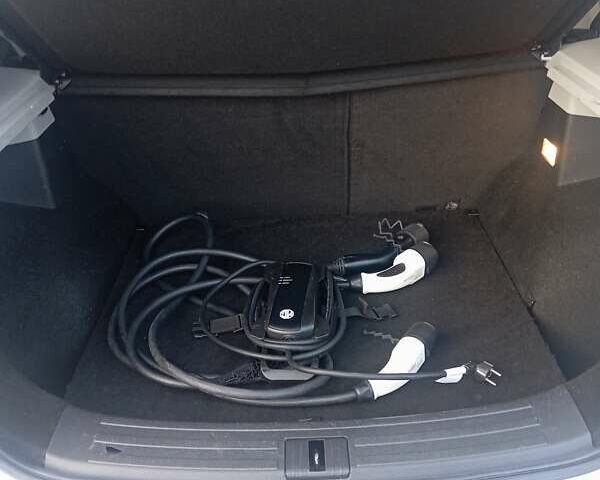 Белый МГ ZS EV, объемом двигателя 0 л и пробегом 36 тыс. км за 12999 $, фото 10 на Automoto.ua