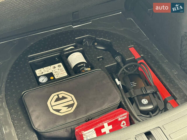 Белый МГ ZS EV, объемом двигателя 0 л и пробегом 52 тыс. км за 13650 $, фото 60 на Automoto.ua