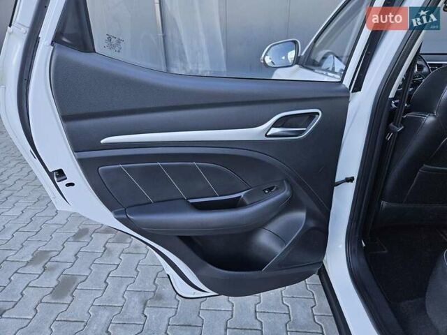 Белый МГ ZS EV, объемом двигателя 0 л и пробегом 62 тыс. км за 13700 $, фото 63 на Automoto.ua
