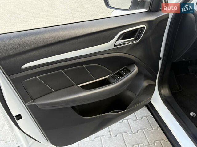 Белый МГ ZS EV, объемом двигателя 0 л и пробегом 52 тыс. км за 13650 $, фото 39 на Automoto.ua