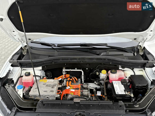 Белый МГ ZS EV, объемом двигателя 0 л и пробегом 52 тыс. км за 13650 $, фото 73 на Automoto.ua