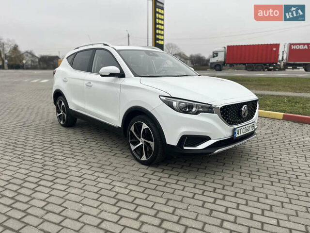 Білий МГ ZS EV, об'ємом двигуна 0 л та пробігом 52 тис. км за 12650 $, фото 2 на Automoto.ua