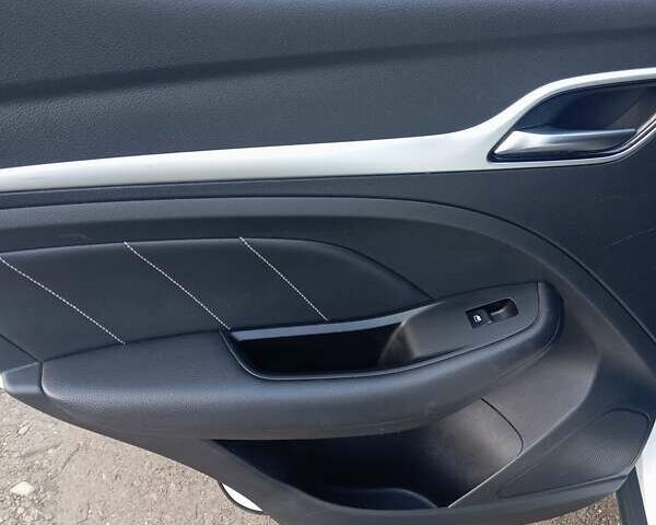 Белый МГ ZS EV, объемом двигателя 0 л и пробегом 36 тыс. км за 12999 $, фото 13 на Automoto.ua