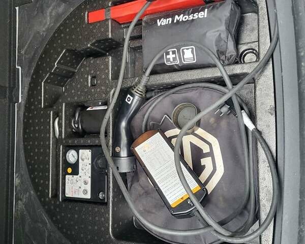 Белый МГ ZS EV, объемом двигателя 0 л и пробегом 140 тыс. км за 12700 $, фото 7 на Automoto.ua