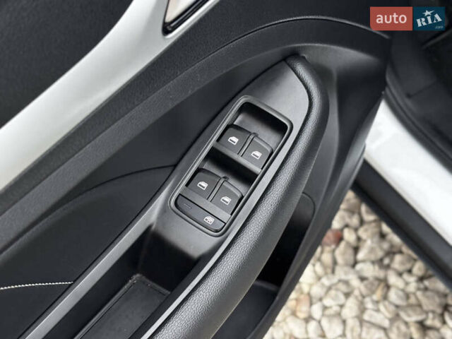 Белый МГ ZS EV, объемом двигателя 0 л и пробегом 36 тыс. км за 14450 $, фото 25 на Automoto.ua