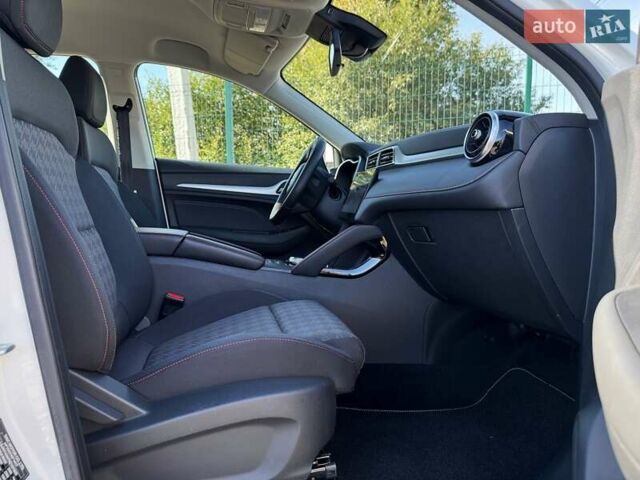 Білий МГ ZS EV, об'ємом двигуна 0 л та пробігом 83 тис. км за 16200 $, фото 46 на Automoto.ua