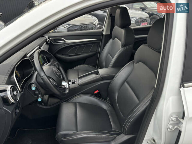 Белый МГ ZS EV, объемом двигателя 0 л и пробегом 36 тыс. км за 14000 $, фото 19 на Automoto.ua