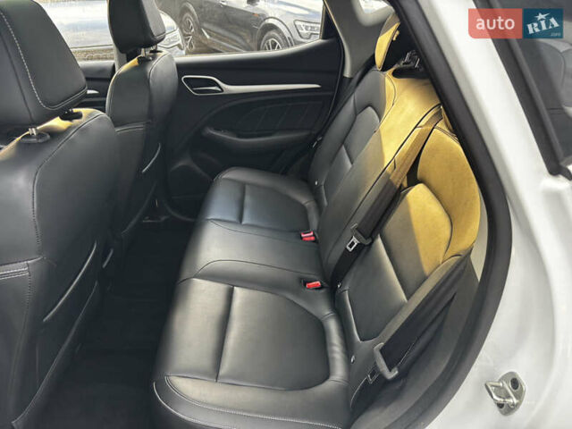 Белый МГ ZS EV, объемом двигателя 0 л и пробегом 57 тыс. км за 14100 $, фото 35 на Automoto.ua