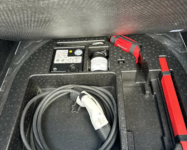 Білий МГ ZS EV, об'ємом двигуна 0 л та пробігом 50 тис. км за 14200 $, фото 19 на Automoto.ua