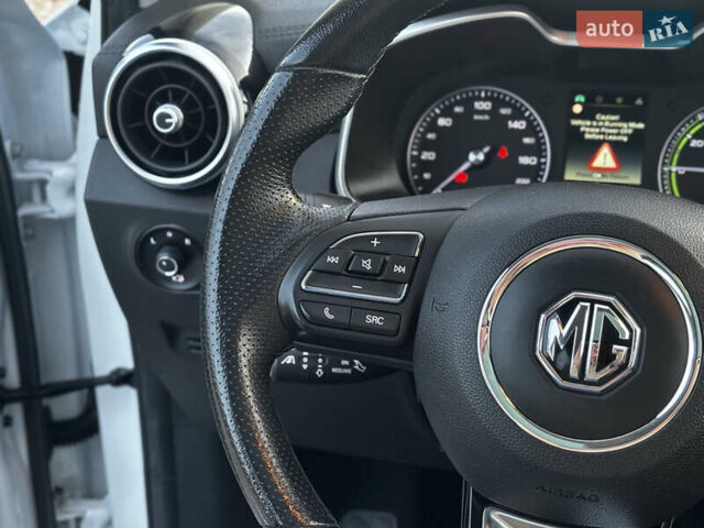 Білий МГ ZS EV, об'ємом двигуна 0 л та пробігом 70 тис. км за 13850 $, фото 26 на Automoto.ua
