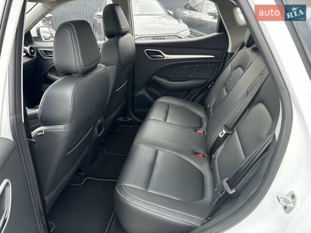 Белый МГ ZS EV, объемом двигателя 0 л и пробегом 36 тыс. км за 14000 $, фото 38 на Automoto.ua