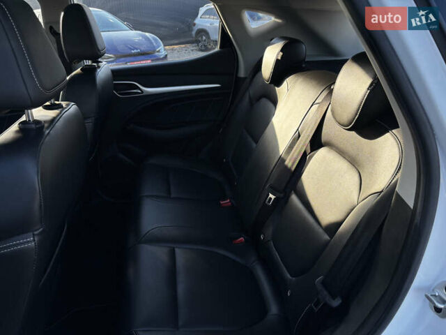 Белый МГ ZS EV, объемом двигателя 0 л и пробегом 34 тыс. км за 14100 $, фото 19 на Automoto.ua