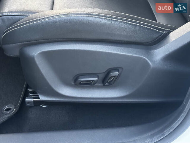 Білий МГ ZS EV, об'ємом двигуна 0 л та пробігом 70 тис. км за 13850 $, фото 24 на Automoto.ua