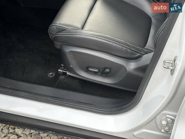 Белый МГ ZS EV, объемом двигателя 0 л и пробегом 57 тыс. км за 14100 $, фото 19 на Automoto.ua