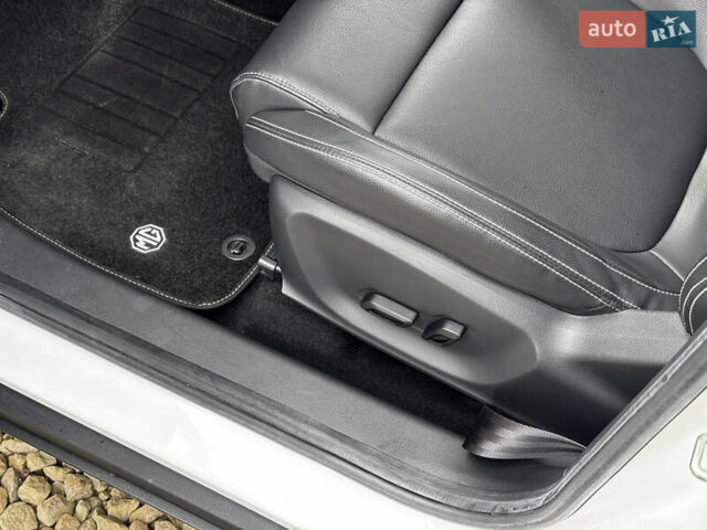 Білий МГ ZS EV, об'ємом двигуна 0 л та пробігом 42 тис. км за 14450 $, фото 39 на Automoto.ua