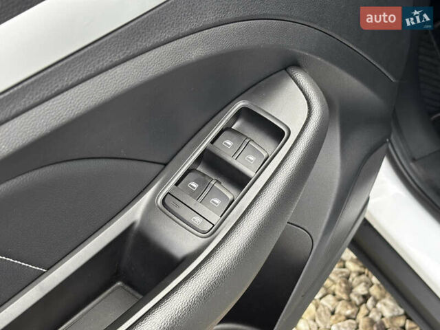 Белый МГ ZS EV, объемом двигателя 0 л и пробегом 36 тыс. км за 14000 $, фото 14 на Automoto.ua