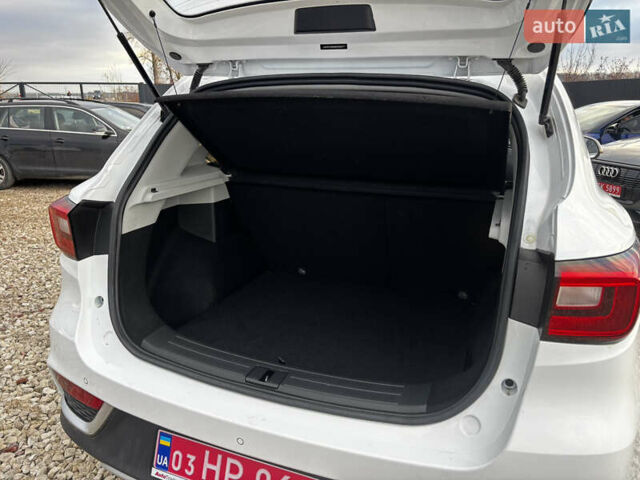 Белый МГ ZS EV, объемом двигателя 0 л и пробегом 57 тыс. км за 14100 $, фото 37 на Automoto.ua