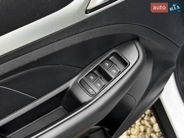 Білий МГ ZS EV, об'ємом двигуна 0 л та пробігом 42 тис. км за 14450 $, фото 31 на Automoto.ua
